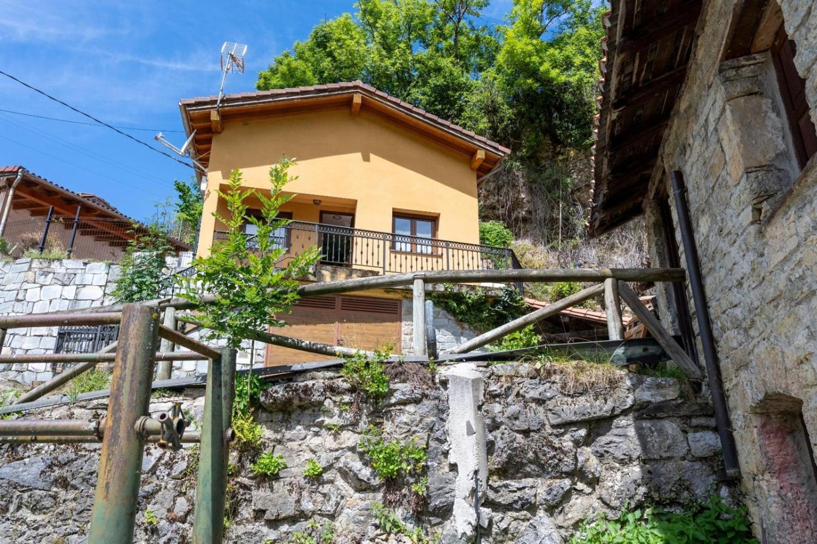 Villa Casa En Campo De Caso Extérieur photo