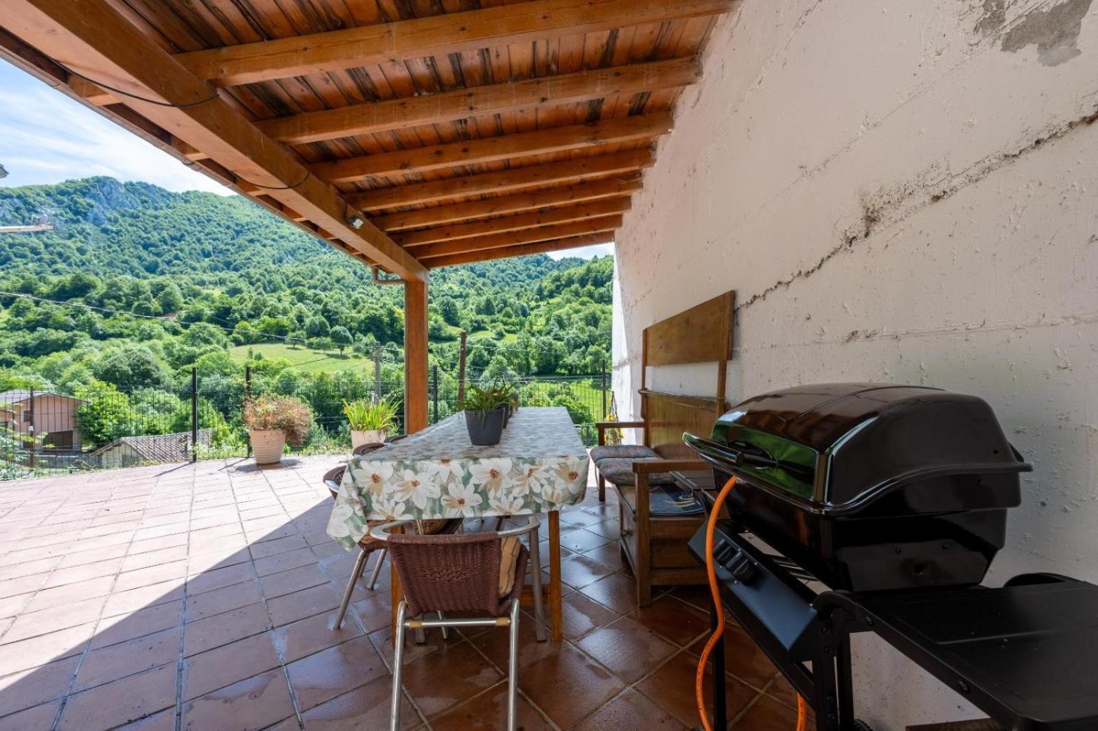 Villa Casa En Campo De Caso Extérieur photo