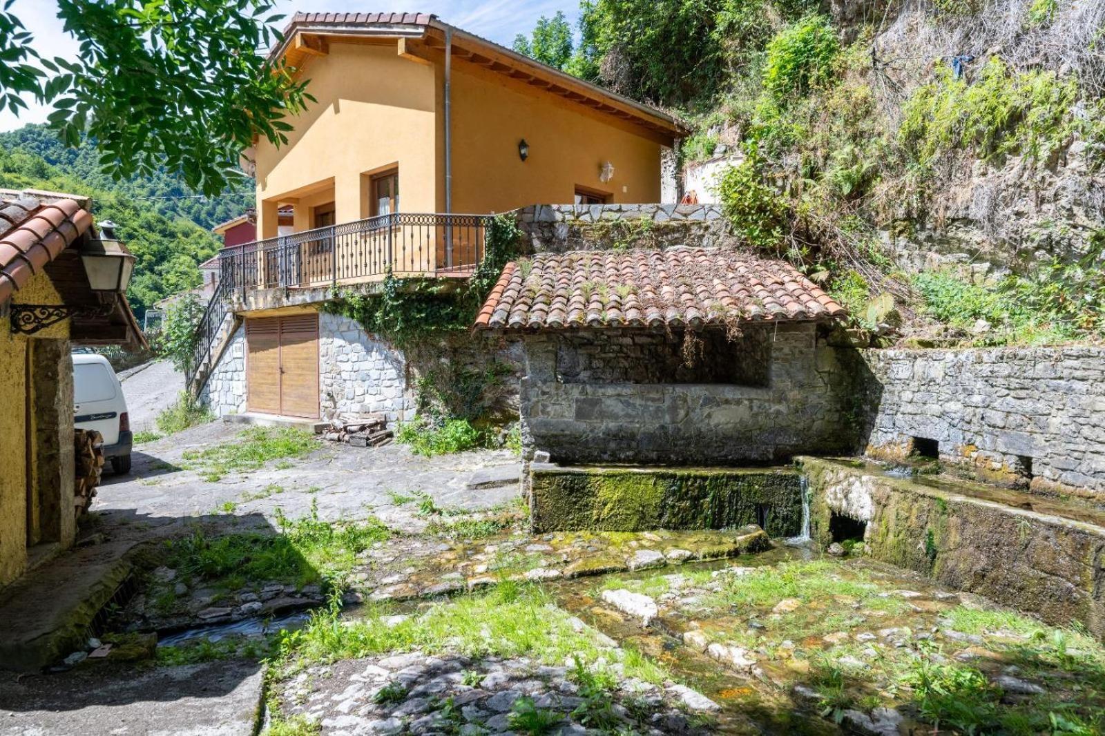Villa Casa En Campo De Caso Extérieur photo